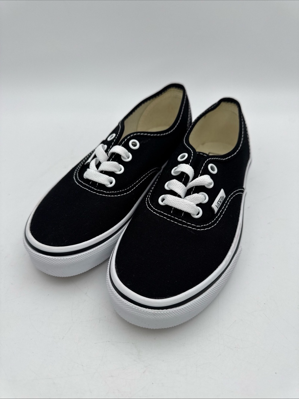 VANS Authentic Low Top Canvas Lace-Up Sneaker Black/White Kids US 2